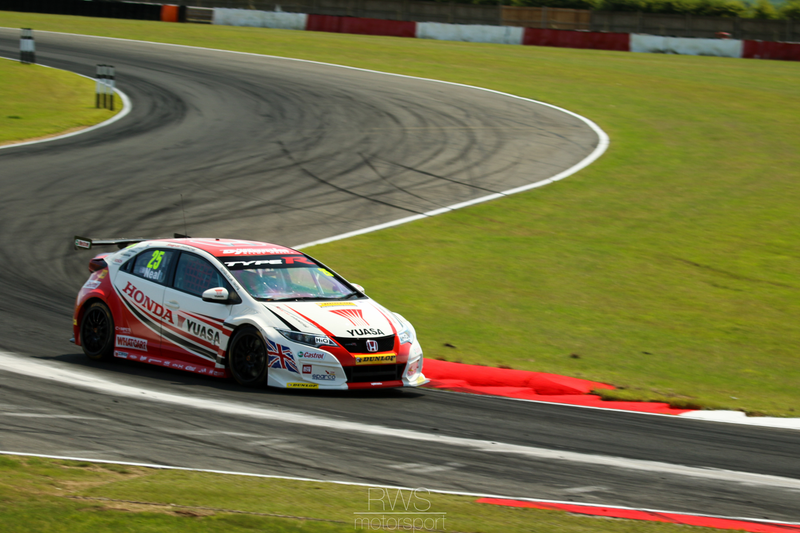 Illustration for article titled BTCC Snetterton Photos